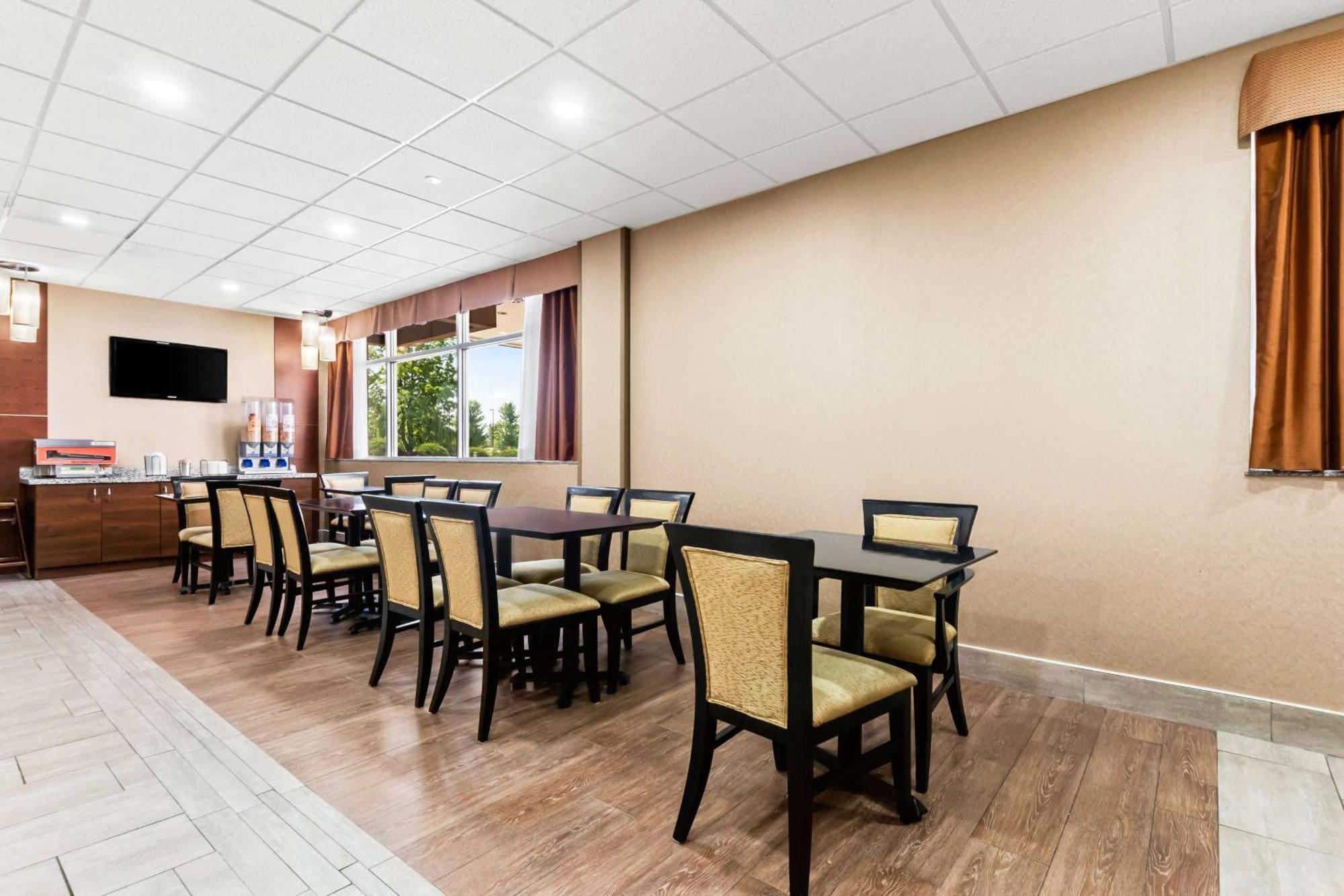 Best Western Plus Fergus Hotel Exterior foto